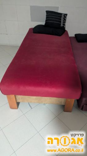 שתי מיטות יחיד( אחת חשמלית)