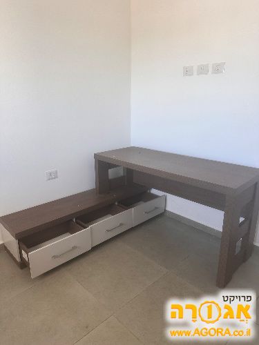 שולחן