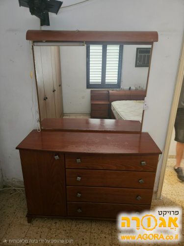 שידת איפור