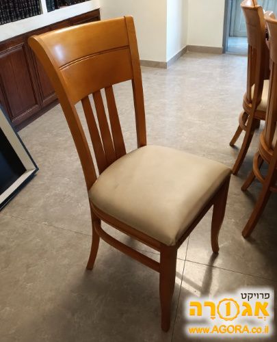 כסאות לפינת אוכל
