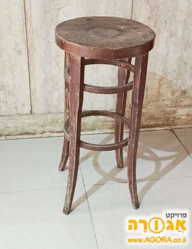 כסא בר ישן