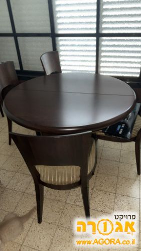 פינת אוכל עם 6 כסאות