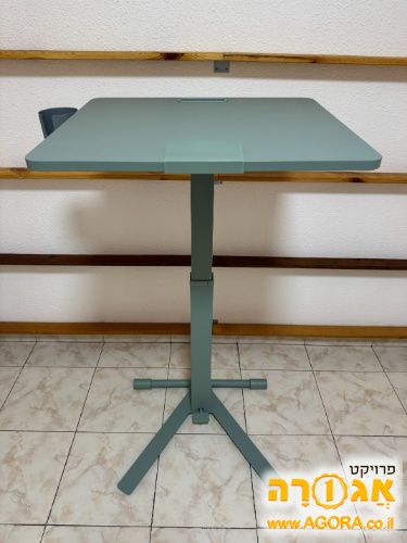 שולחן עם גלגלים למחשב נייד