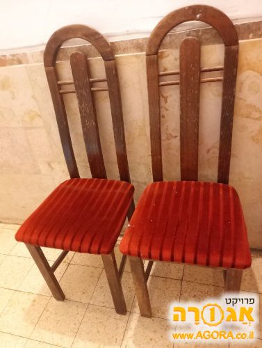 2 כיסאות