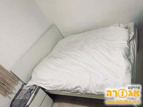 מיטה זוגית איקאה כמו חדש 160על200