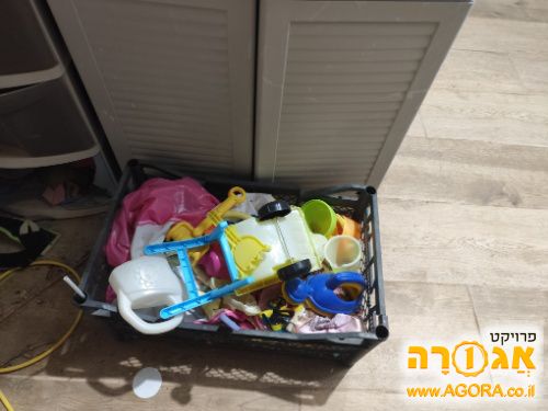 צעצועי ים ובריכה