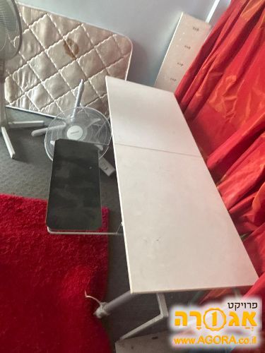 שולחן