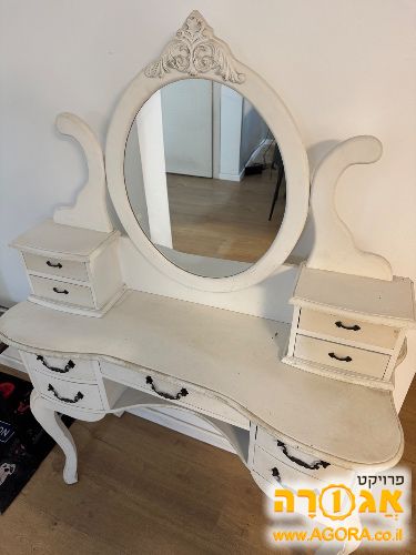 שידת איפור