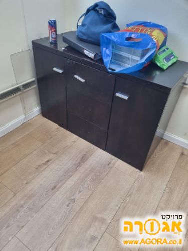 כוננית נמוכה