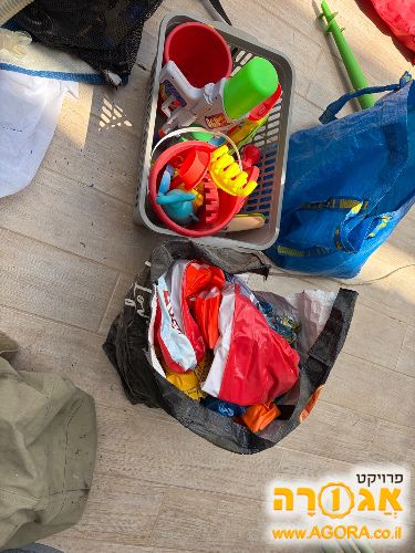 כלי ים ומלא מצופים וגלגלים לילדים