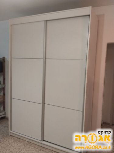 ארון שתי דלתות הזזה