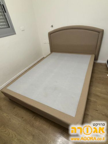 בסיס וגב מיטה
