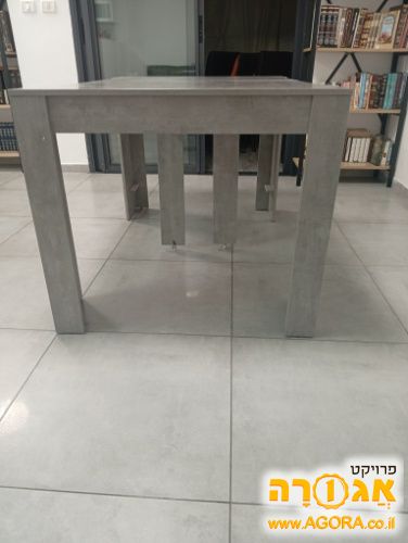 שולחן קונסוליה