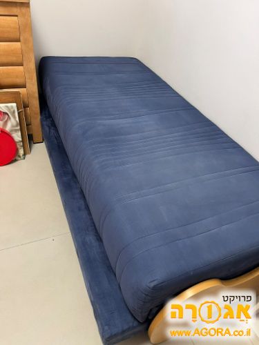 מיטה נפתחת עם ארגז