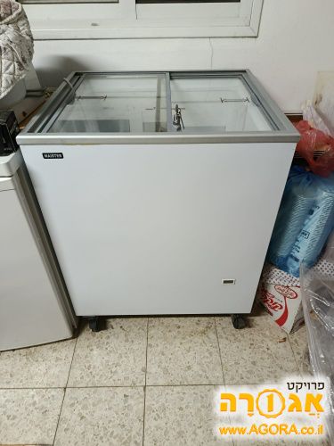 מקפיא שוכב