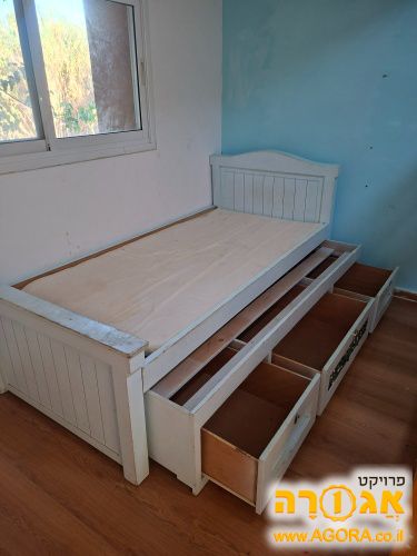 מיטה יחיד