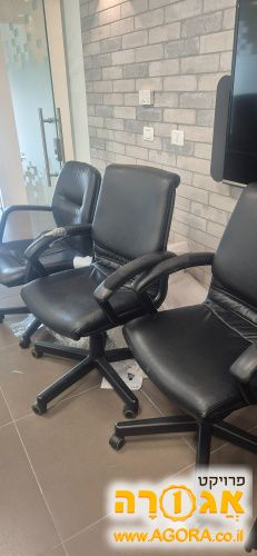 כיסאות