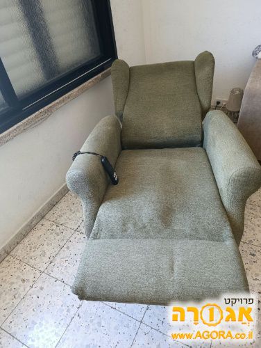 כורסא מתכווננת