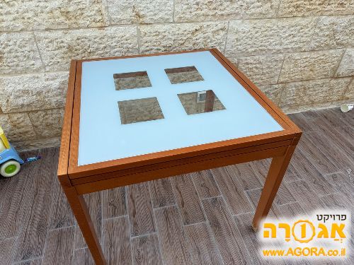 שולחן