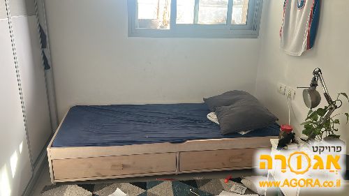 מיטת יחיד בגודל 87*188