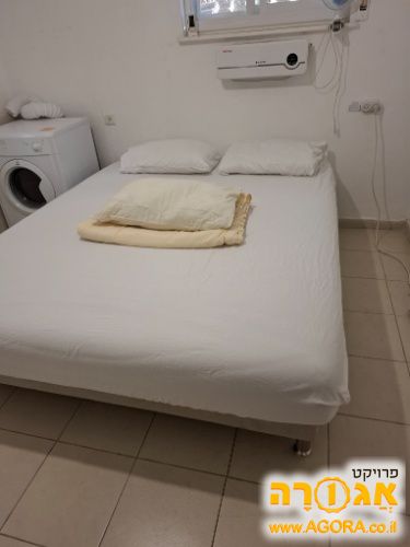 מיטה זוגית נפתחת