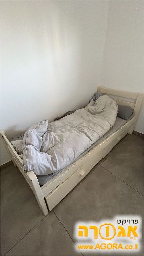מיטת חבר עם מזרן