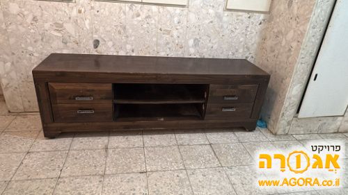 מזנון מעץ מלא
