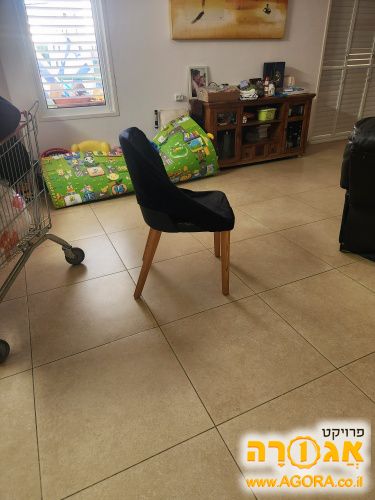 כסאות לפינת אוכל