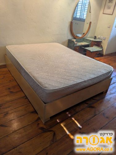 מיטה עם מזרן 140x200