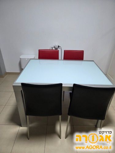 שולחן אוכל זכוכית