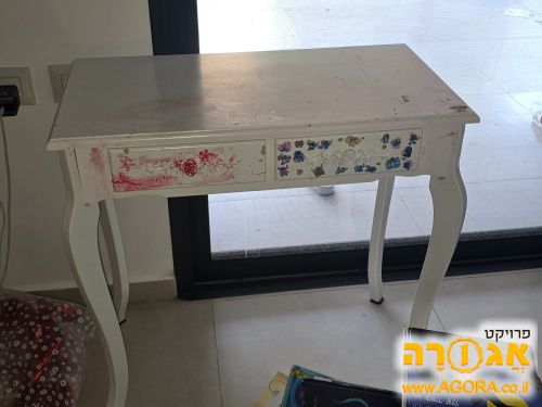 שולחן איפור לילדות