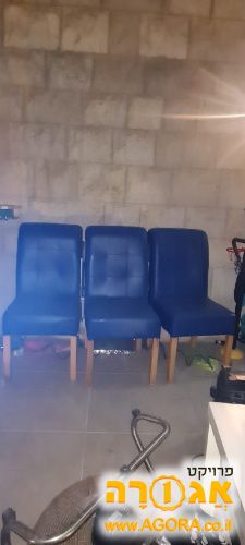 3 כסאות אוכל במצב טוב