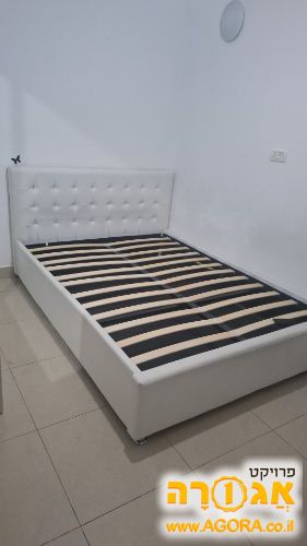 מיטה זוגית ללא מזרן 140/190