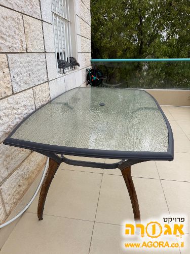 שולחן