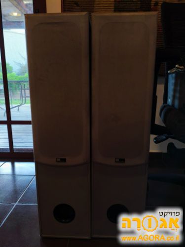 מגבר ורמקולים