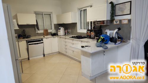 איי למטבח + ארונות ושיש וכיור