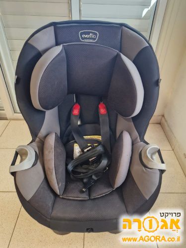 2 כיסאות בטיחות לילד לאוטו