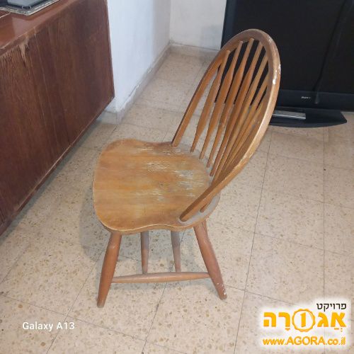 כסא ישיבה מעץ