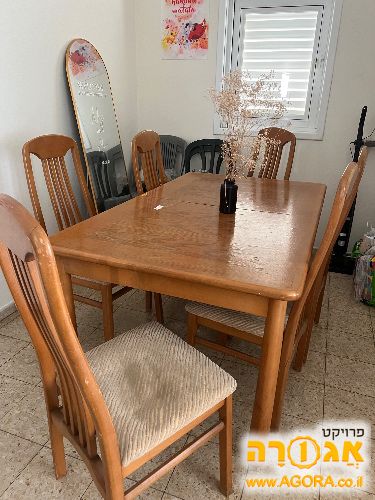 שולחן פינת אוכל עם 6 כסאות