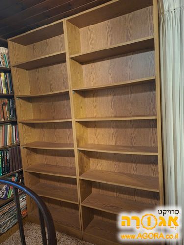 ארון מדפים