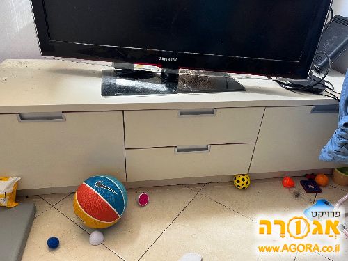 שידת טלוויזיה
