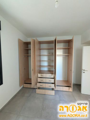 ארון בגדים