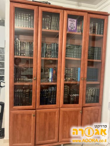 ארון ספרים