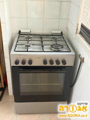תנור עם כיריים גז