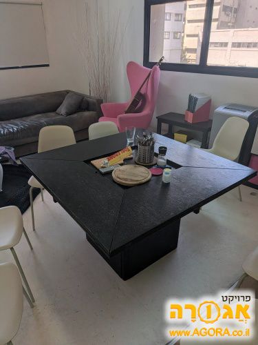 שולחן מרובע נפתח