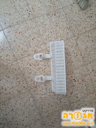מדף לשירותים