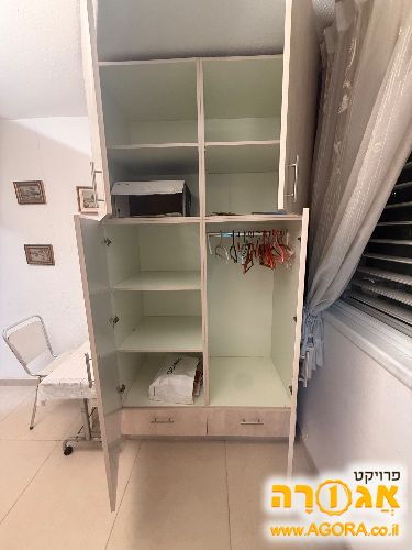 ארון בגדים