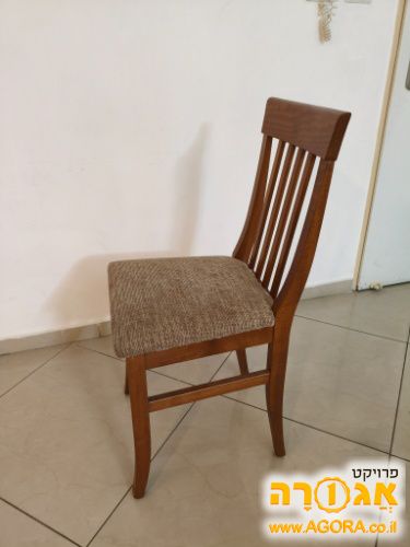 כסאות לפינת אוכל