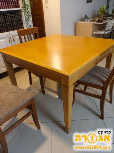 שולחן פינת אוכל