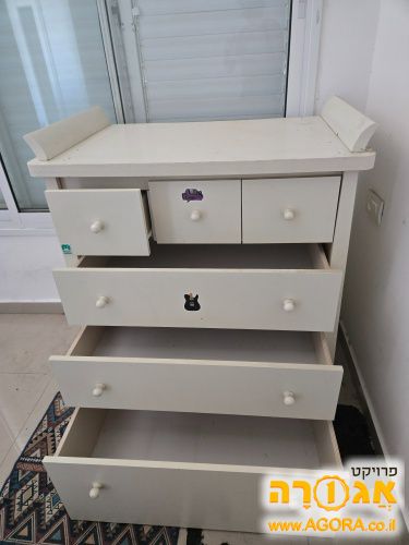 שידת תינוק